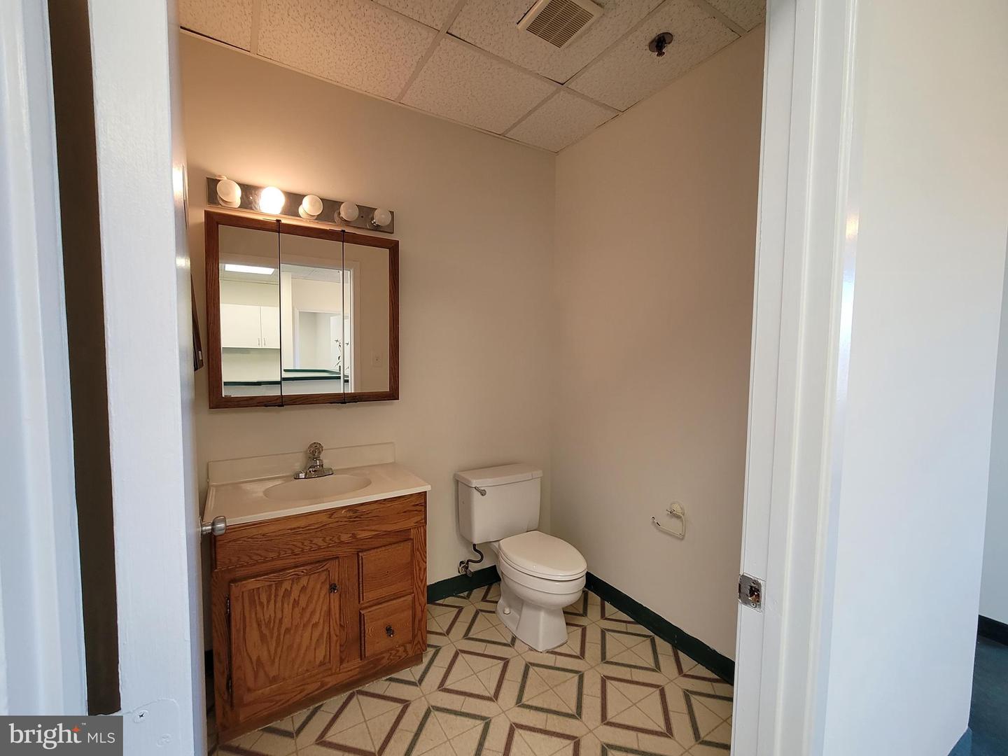 462 HERNDON PKWY #201, HERNDON, Virginia 20170, ,Land,For sale,462 HERNDON PKWY #201,VAFX2156022 MLS # VAFX2156022