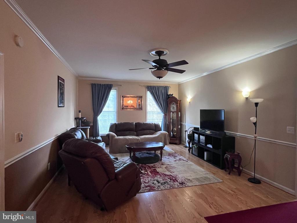 1141 VIRGINIA AVE, CULPEPER, Virginia 22701, 3 Bedrooms Bedrooms, ,2 BathroomsBathrooms,Residential,1141 VIRGINIA AVE,VACU2010888 MLS # VACU2010888
