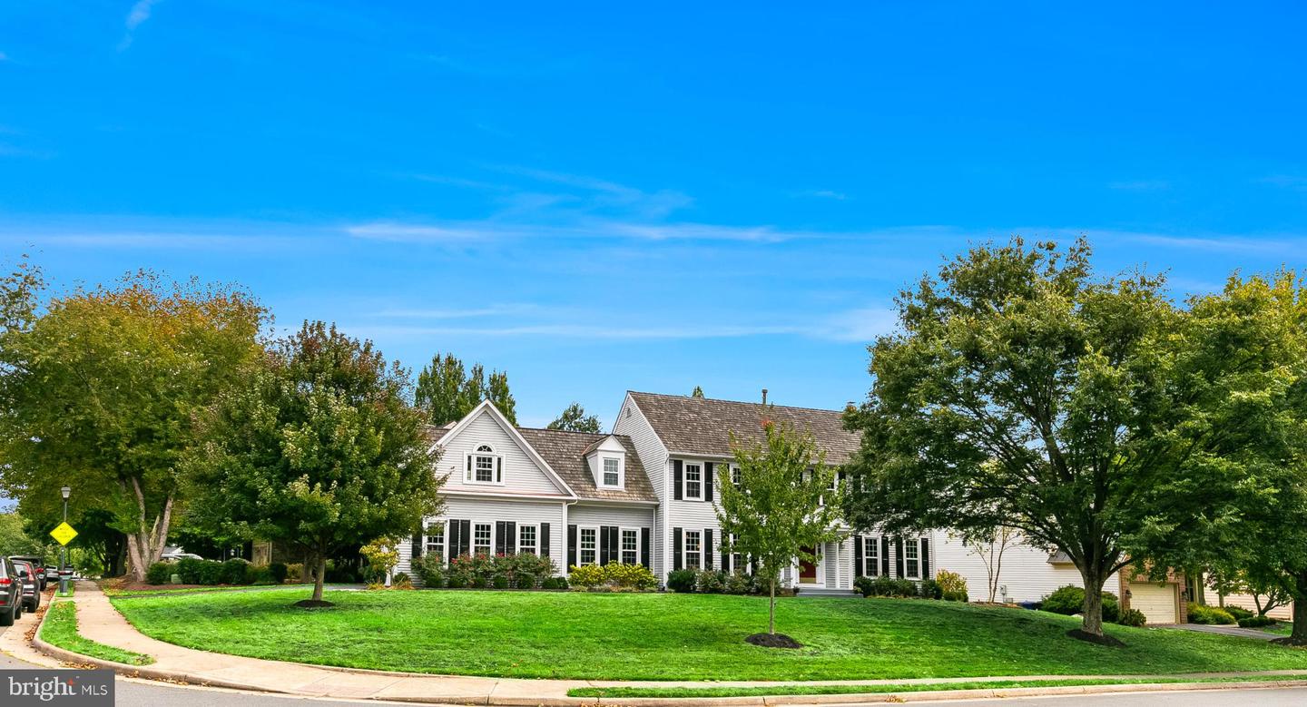 1508 WOODLEA DR SW, LEESBURG, Virginia 20175, 5 Bedrooms Bedrooms, 10 Rooms Rooms,4 BathroomsBathrooms,Residential,For sale,1508 WOODLEA DR SW,VALO2107144 MLS # VALO2107144