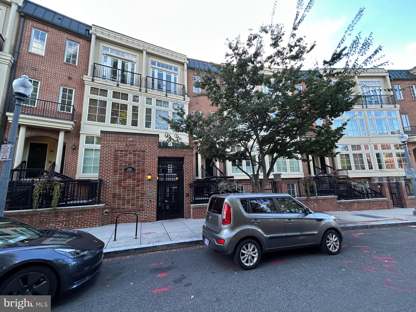 2200 17TH ST NW #G-76, WASHINGTON, District Of Columbia 20009, ,Residential,For sale,2200 17TH ST NW #G-76,DCDC2224180 MLS # DCDC2224180