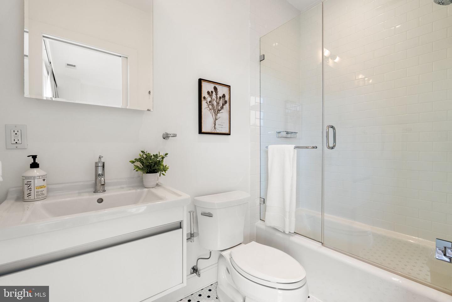 1762 CHURCH ST NW, WASHINGTON, District Of Columbia 20036, 4 Bedrooms Bedrooms, ,4 BathroomsBathrooms,Residential,For sale,1762 CHURCH ST NW,DCDC2224380 MLS # DCDC2224380