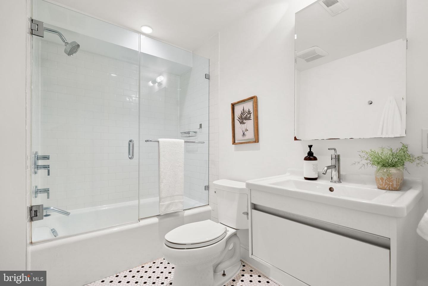1762 CHURCH ST NW, WASHINGTON, District Of Columbia 20036, 4 Bedrooms Bedrooms, ,4 BathroomsBathrooms,Residential,For sale,1762 CHURCH ST NW,DCDC2224380 MLS # DCDC2224380