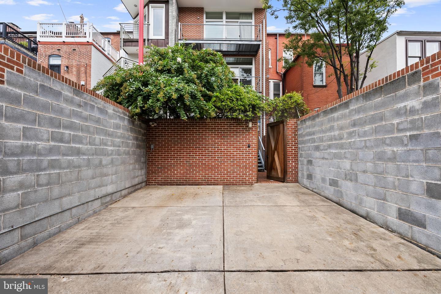 1762 CHURCH ST NW, WASHINGTON, District Of Columbia 20036, 4 Bedrooms Bedrooms, ,4 BathroomsBathrooms,Residential,For sale,1762 CHURCH ST NW,DCDC2224380 MLS # DCDC2224380