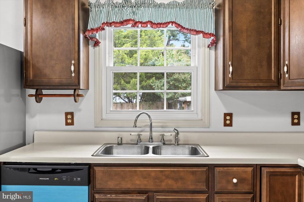 6026 MASSAPONAX DR, FREDERICKSBURG, Virginia 22407, 4 Bedrooms Bedrooms, ,3 BathroomsBathrooms,Residential,6026 MASSAPONAX DR,VASP2036582 MLS # VASP2036582