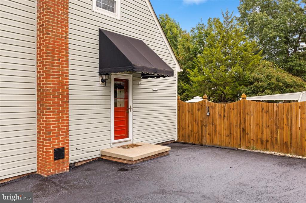 6026 MASSAPONAX DR, FREDERICKSBURG, Virginia 22407, 4 Bedrooms Bedrooms, ,3 BathroomsBathrooms,Residential,6026 MASSAPONAX DR,VASP2036582 MLS # VASP2036582