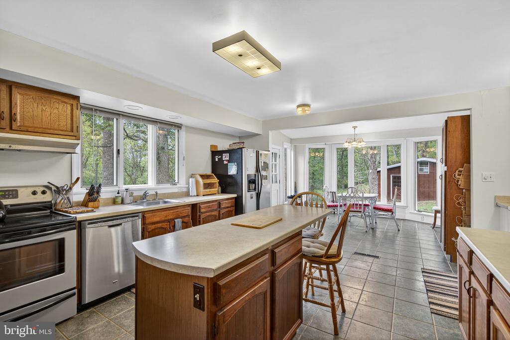 6525 RIXEYVILLE RD, RIXEYVILLE, Virginia 22737, 3 Bedrooms Bedrooms, ,3 BathroomsBathrooms,Residential,6525 RIXEYVILLE RD,VACU2011714 MLS # VACU2011714