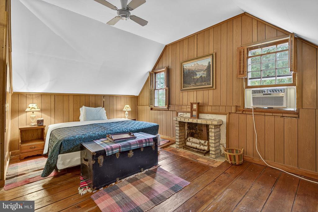 6525 RIXEYVILLE RD, RIXEYVILLE, Virginia 22737, 3 Bedrooms Bedrooms, ,3 BathroomsBathrooms,Residential,6525 RIXEYVILLE RD,VACU2011714 MLS # VACU2011714