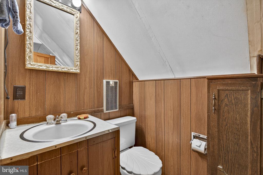 6525 RIXEYVILLE RD, RIXEYVILLE, Virginia 22737, 3 Bedrooms Bedrooms, ,3 BathroomsBathrooms,Residential,6525 RIXEYVILLE RD,VACU2011714 MLS # VACU2011714