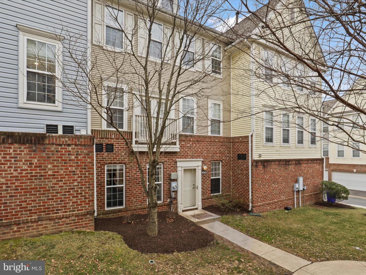 8065 NICOSH CIRCLE LN #55, FALLS CHURCH, Virginia 22042, 3 Bedrooms Bedrooms, ,3 BathroomsBathrooms,Residential,For sale,8065 NICOSH CIRCLE LN #55,VAFX2270072 MLS # VAFX2270072