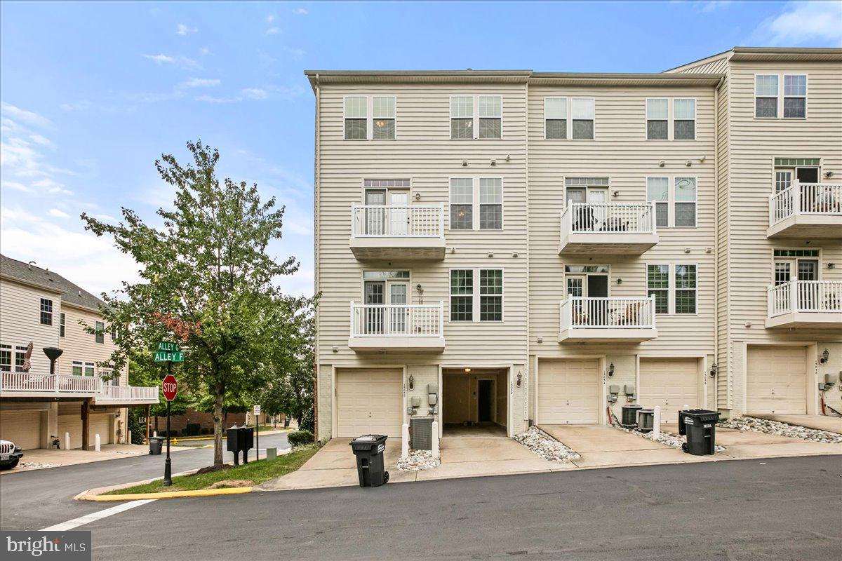 15052 LEICESTERSHIRE ST, WOODBRIDGE, Virginia 22191, 3 Bedrooms Bedrooms, ,2 BathroomsBathrooms,Residential,For sale,15052 LEICESTERSHIRE ST,VAPW2105198 MLS # VAPW2105198