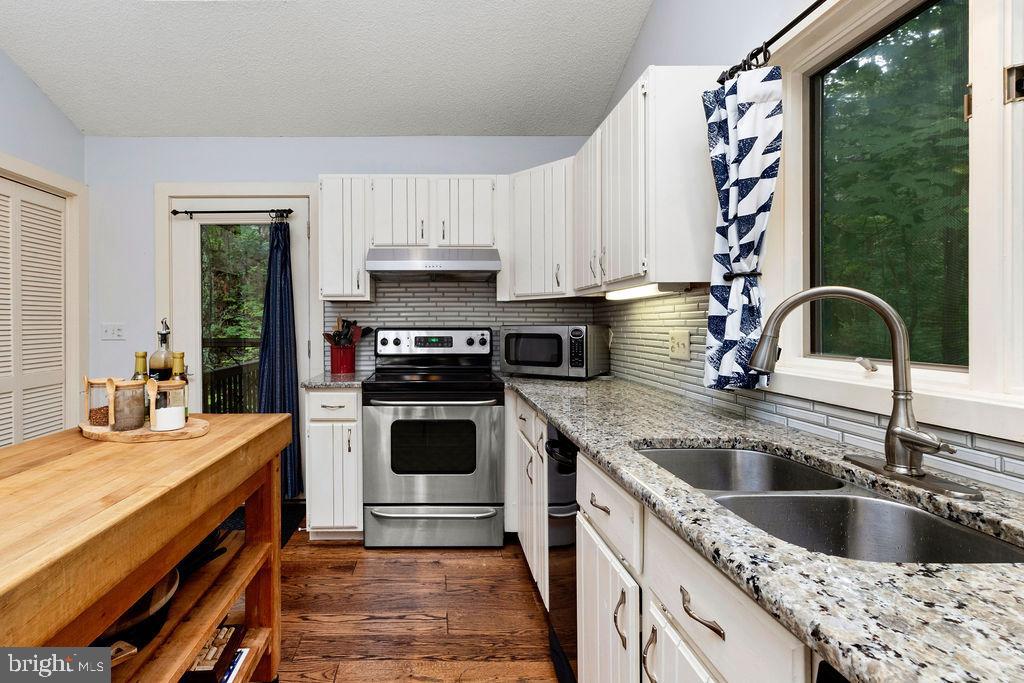 589 PEDLARS EDGE DR, Virginia 22967, 4 Bedrooms Bedrooms, ,2 BathroomsBathrooms,Residential,589 PEDLARS EDGE DR,VANL2000592 MLS # VANL2000592