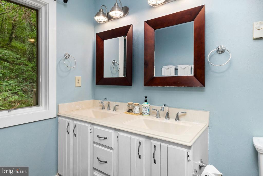 589 PEDLARS EDGE DR, Virginia 22967, 4 Bedrooms Bedrooms, ,2 BathroomsBathrooms,Residential,589 PEDLARS EDGE DR,VANL2000592 MLS # VANL2000592