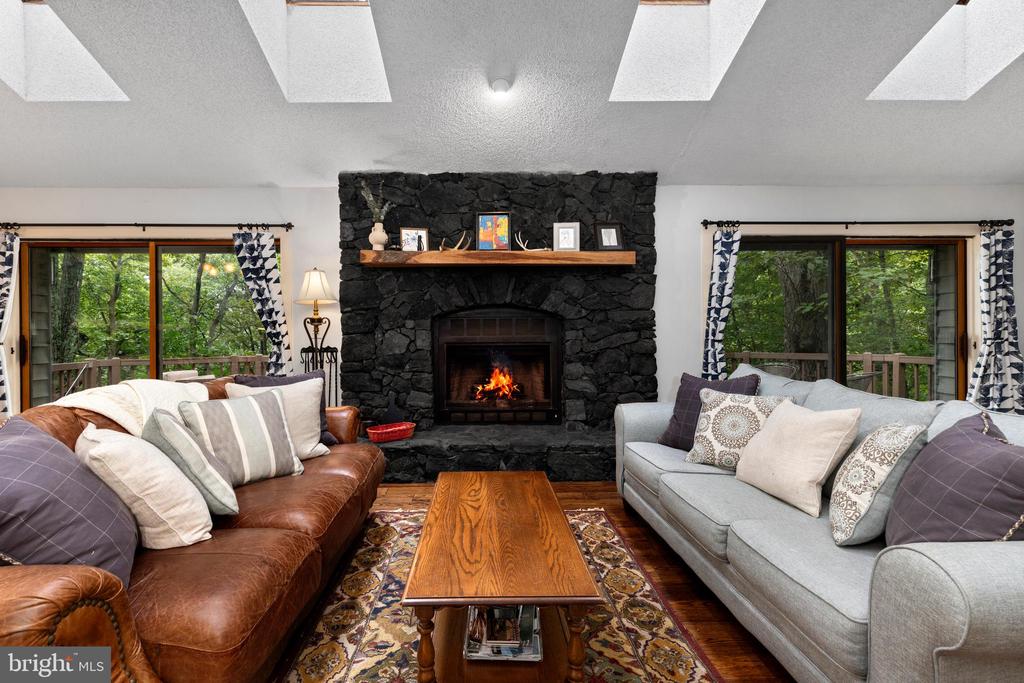 589 PEDLARS EDGE DR, Virginia 22967, 4 Bedrooms Bedrooms, ,2 BathroomsBathrooms,Residential,589 PEDLARS EDGE DR,VANL2000592 MLS # VANL2000592