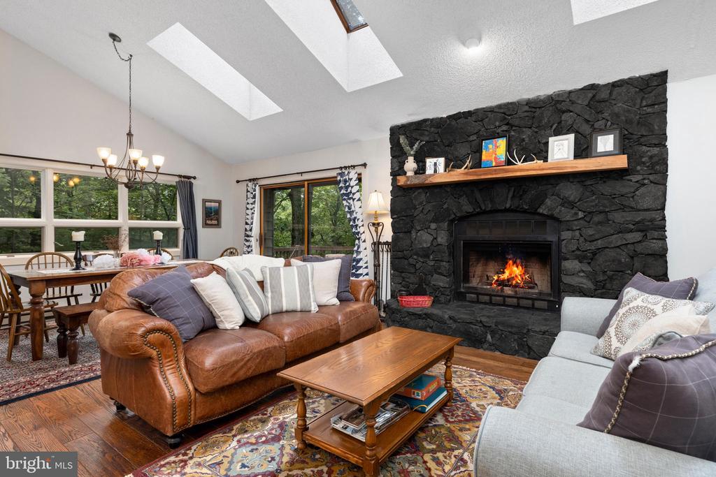 589 PEDLARS EDGE DR, Virginia 22967, 4 Bedrooms Bedrooms, ,2 BathroomsBathrooms,Residential,589 PEDLARS EDGE DR,VANL2000592 MLS # VANL2000592