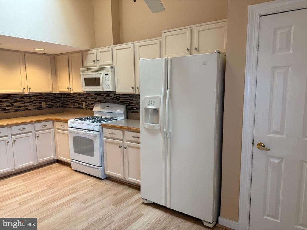 11606 SAVANNAH DR, FREDERICKSBURG, Virginia 22407, 3 Bedrooms Bedrooms, ,3 BathroomsBathrooms,Residential,SUMMERLAKE,11606 SAVANNAH DR,VASP2036678 MLS # VASP2036678