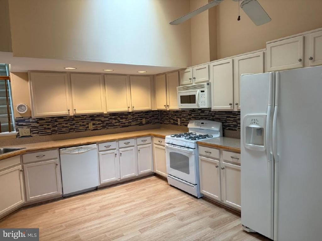 11606 SAVANNAH DR, FREDERICKSBURG, Virginia 22407, 3 Bedrooms Bedrooms, ,3 BathroomsBathrooms,Residential,SUMMERLAKE,11606 SAVANNAH DR,VASP2036678 MLS # VASP2036678