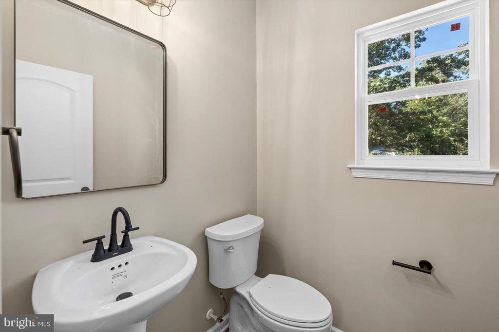 9019 SMITHS BEND RD, FREDERICKSBURG, Virginia 22407, 4 Bedrooms Bedrooms, ,2 BathroomsBathrooms,Residential,9019 SMITHS BEND RD,VASP2036700 MLS # VASP2036700