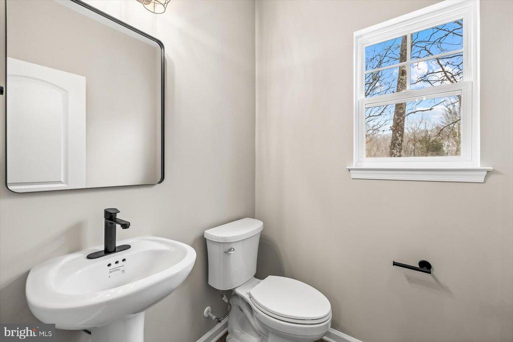 9019 SMITHS BEND RD, FREDERICKSBURG, Virginia 22407, 4 Bedrooms Bedrooms, ,2 BathroomsBathrooms,Residential,9019 SMITHS BEND RD,VASP2036700 MLS # VASP2036700