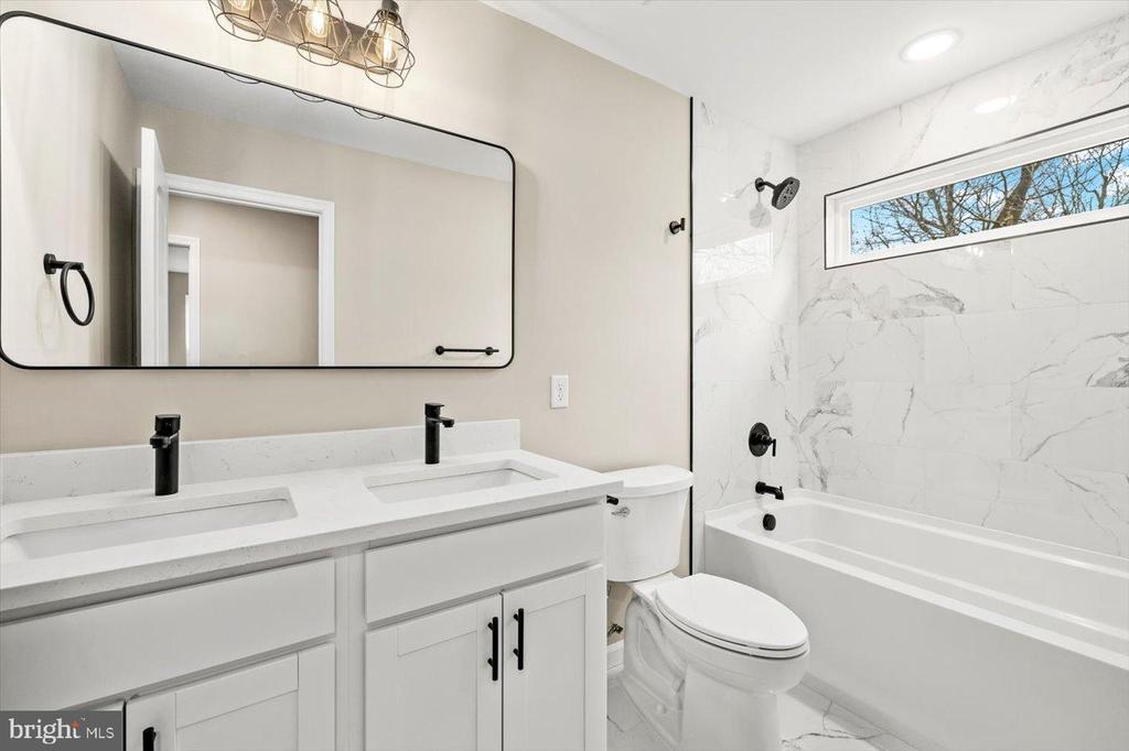 9019 SMITHS BEND RD, FREDERICKSBURG, Virginia 22407, 4 Bedrooms Bedrooms, ,2 BathroomsBathrooms,Residential,9019 SMITHS BEND RD,VASP2036700 MLS # VASP2036700