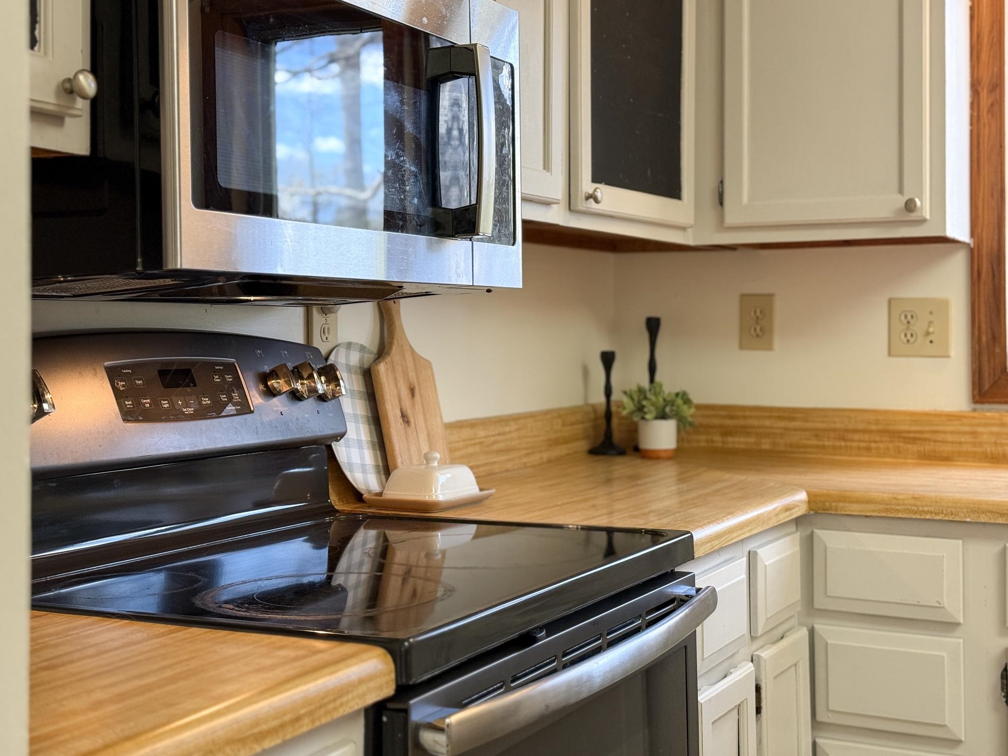 150 FALLING ROCK DR, STUARTS DRAFT, Virginia 24477, 3 Bedrooms Bedrooms, ,2 BathroomsBathrooms,Residential,150 FALLING ROCK DR,663366 MLS # 663366