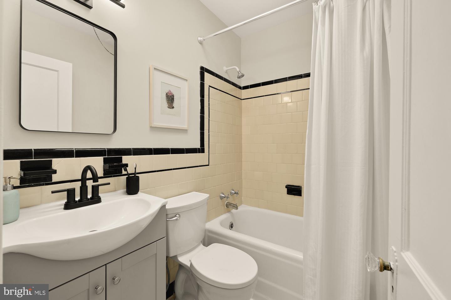 922 PERRY PL NE, WASHINGTON, District Of Columbia 20017, 3 Bedrooms Bedrooms, ,2 BathroomsBathrooms,Residential,For sale,922 PERRY PL NE,DCDC2225070 MLS # DCDC2225070