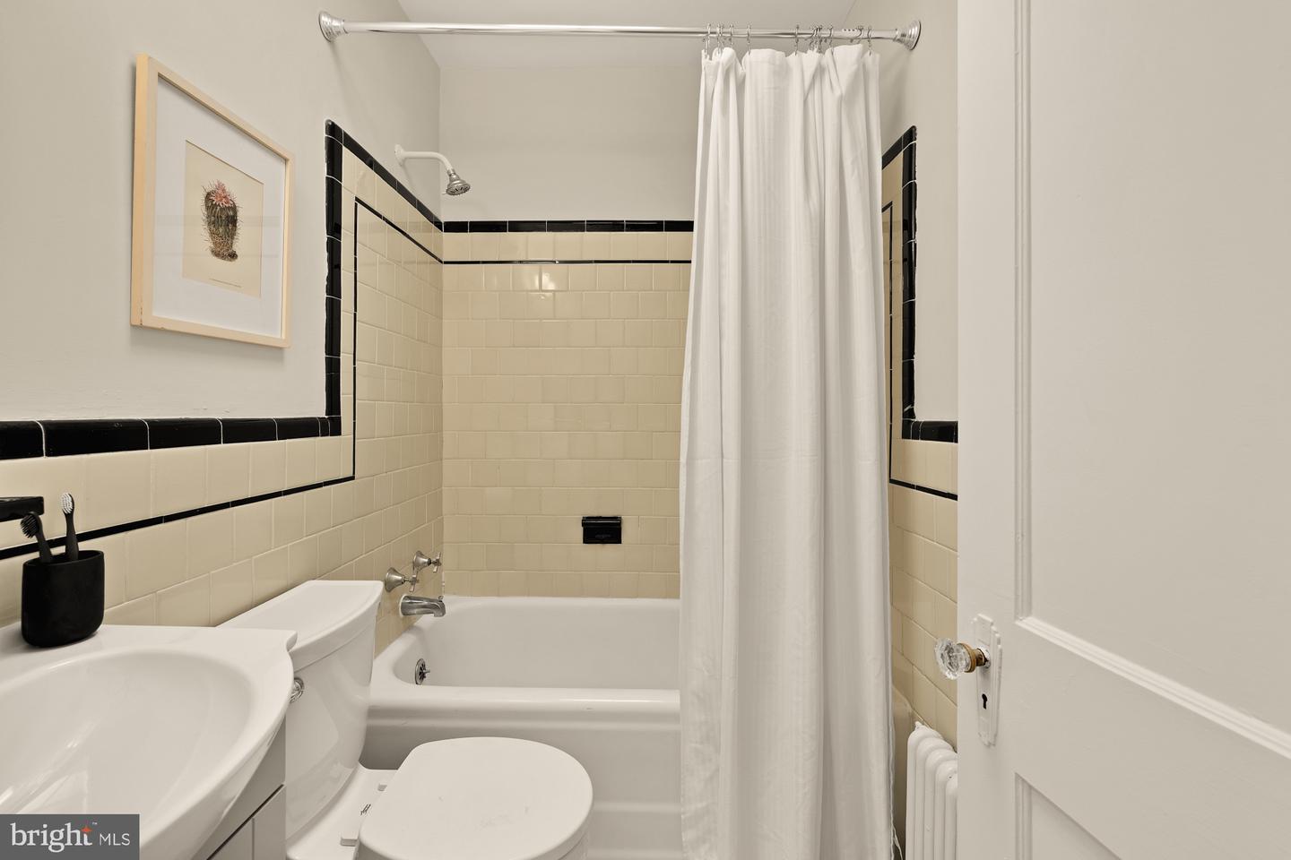 922 PERRY PL NE, WASHINGTON, District Of Columbia 20017, 3 Bedrooms Bedrooms, ,2 BathroomsBathrooms,Residential,For sale,922 PERRY PL NE,DCDC2225070 MLS # DCDC2225070