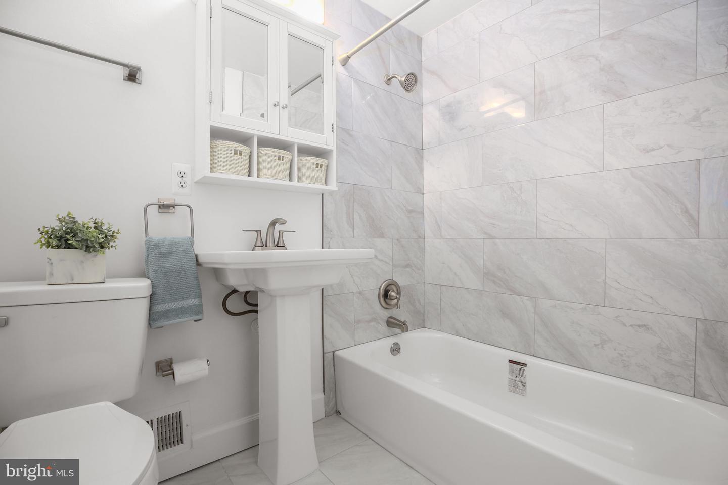13120 VINEYARD WAY, WOODBRIDGE, Virginia 22191, 3 Bedrooms Bedrooms, ,3 BathroomsBathrooms,Residential,For sale,13120 VINEYARD WAY,VAPW2105228 MLS # VAPW2105228