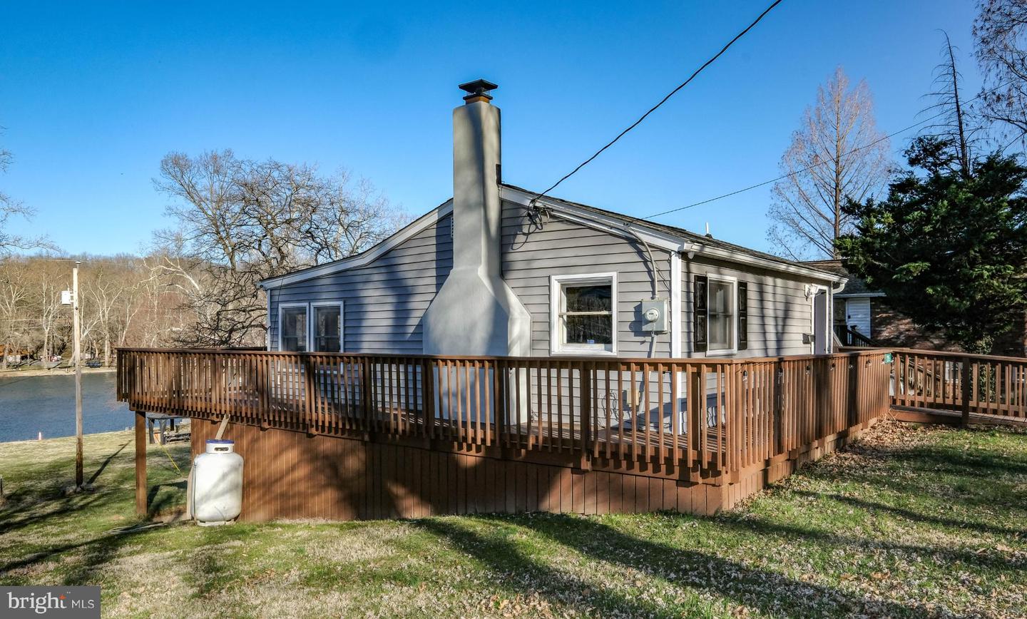 215 HARRIS DR, FRONT ROYAL, Virginia 22630, 2 Bedrooms Bedrooms, 5 Rooms Rooms,1 BathroomBathrooms,Residential,For sale,215 HARRIS DR,VAWR2012472 MLS # VAWR2012472