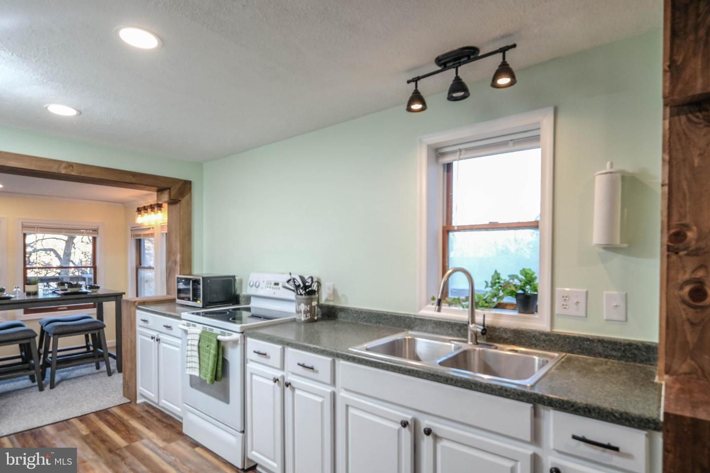 215 HARRIS DR, FRONT ROYAL, Virginia 22630, 2 Bedrooms Bedrooms, 5 Rooms Rooms,1 BathroomBathrooms,Residential,For sale,215 HARRIS DR,VAWR2012472 MLS # VAWR2012472