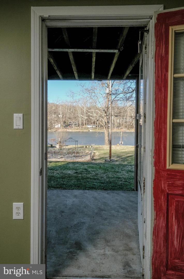 215 HARRIS DR, FRONT ROYAL, Virginia 22630, 2 Bedrooms Bedrooms, 5 Rooms Rooms,1 BathroomBathrooms,Residential,For sale,215 HARRIS DR,VAWR2012472 MLS # VAWR2012472