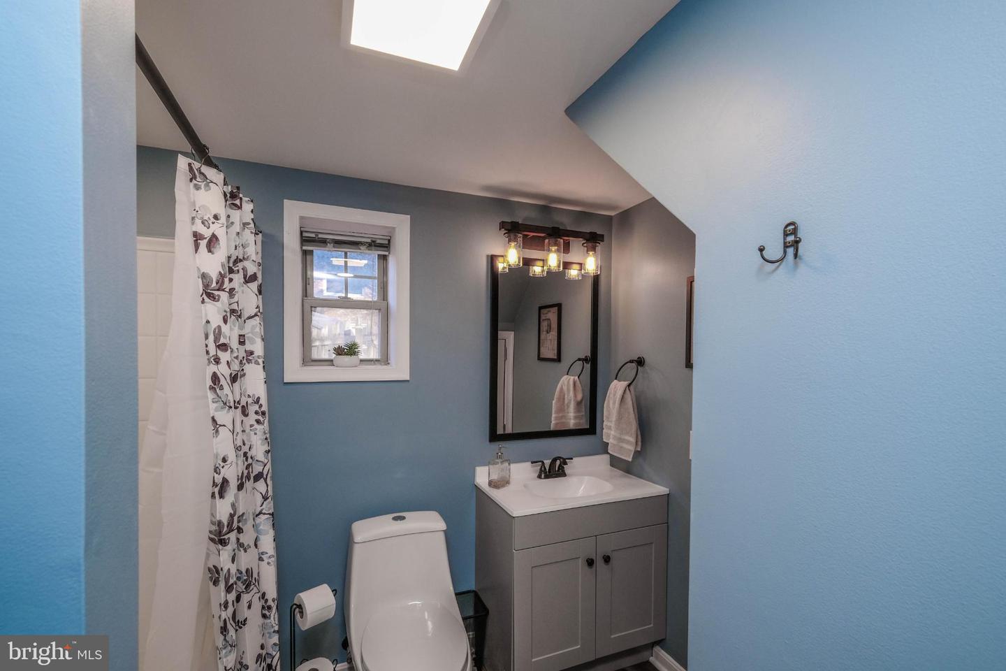 215 HARRIS DR, FRONT ROYAL, Virginia 22630, 2 Bedrooms Bedrooms, 5 Rooms Rooms,1 BathroomBathrooms,Residential,For sale,215 HARRIS DR,VAWR2012472 MLS # VAWR2012472