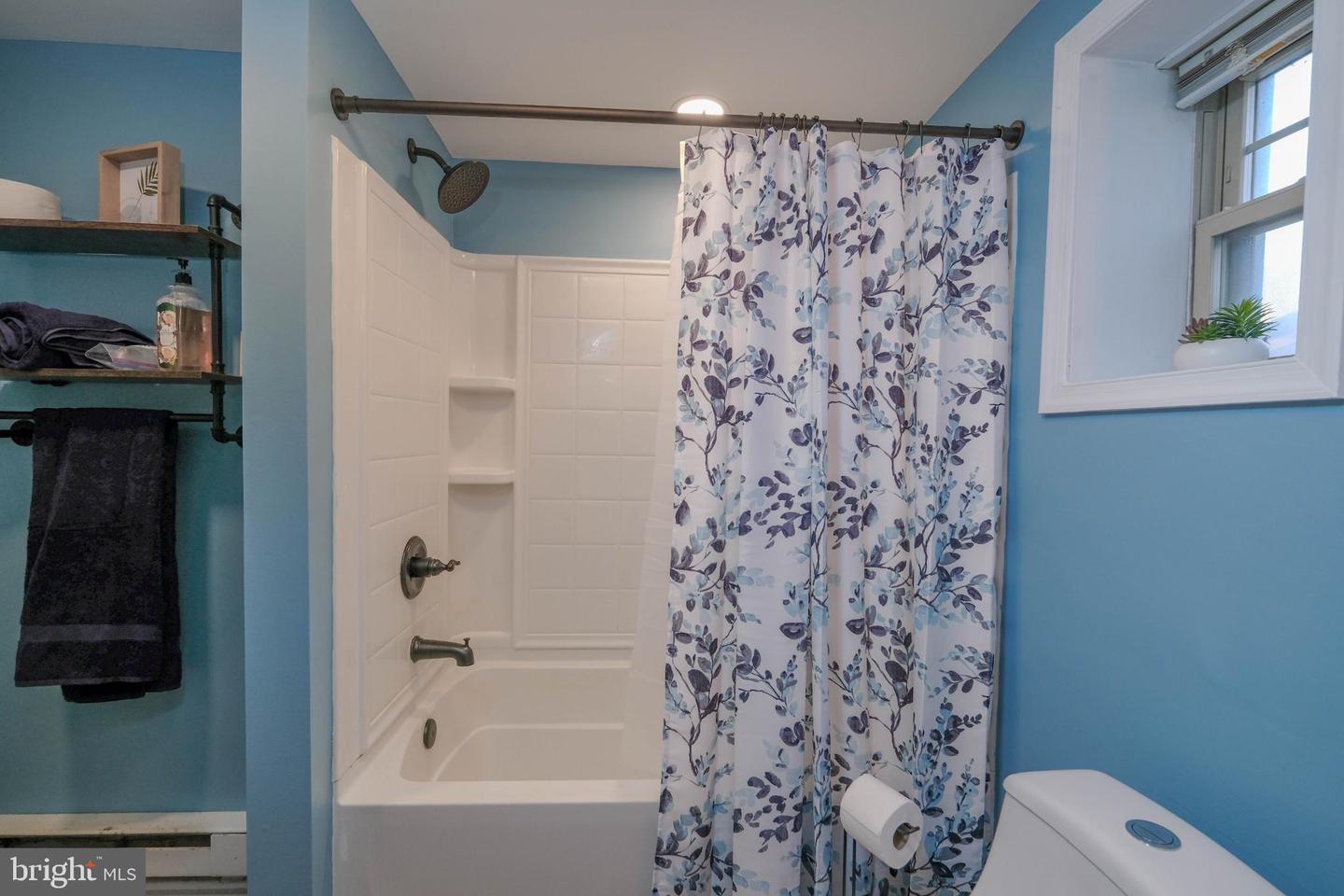 215 HARRIS DR, FRONT ROYAL, Virginia 22630, 2 Bedrooms Bedrooms, 5 Rooms Rooms,1 BathroomBathrooms,Residential,For sale,215 HARRIS DR,VAWR2012472 MLS # VAWR2012472