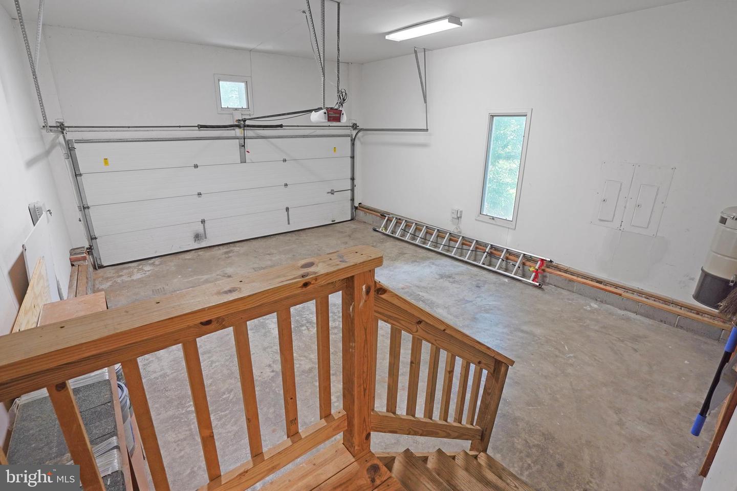 926 SAIGON RD, MCLEAN, Virginia 22102, 5 Bedrooms Bedrooms, ,5 BathroomsBathrooms,Residential,For sale,926 SAIGON RD,VAFX2272592 MLS # VAFX2272592