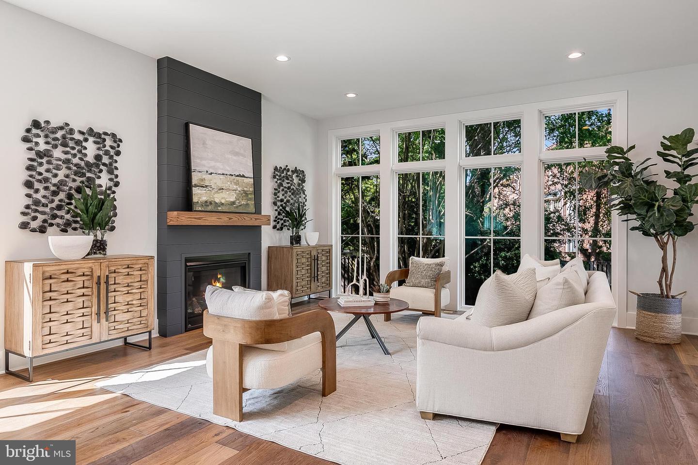 4777 26 ST N, ARLINGTON, Virginia 22207, 5 Bedrooms Bedrooms, ,5 BathroomsBathrooms,Residential,For sale,4777 26 ST N,VAAR2064500 MLS # VAAR2064500