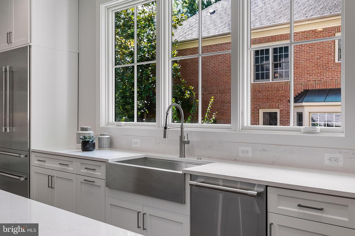 4777 26 ST N, ARLINGTON, Virginia 22207, 5 Bedrooms Bedrooms, ,5 BathroomsBathrooms,Residential,For sale,4777 26 ST N,VAAR2064500 MLS # VAAR2064500