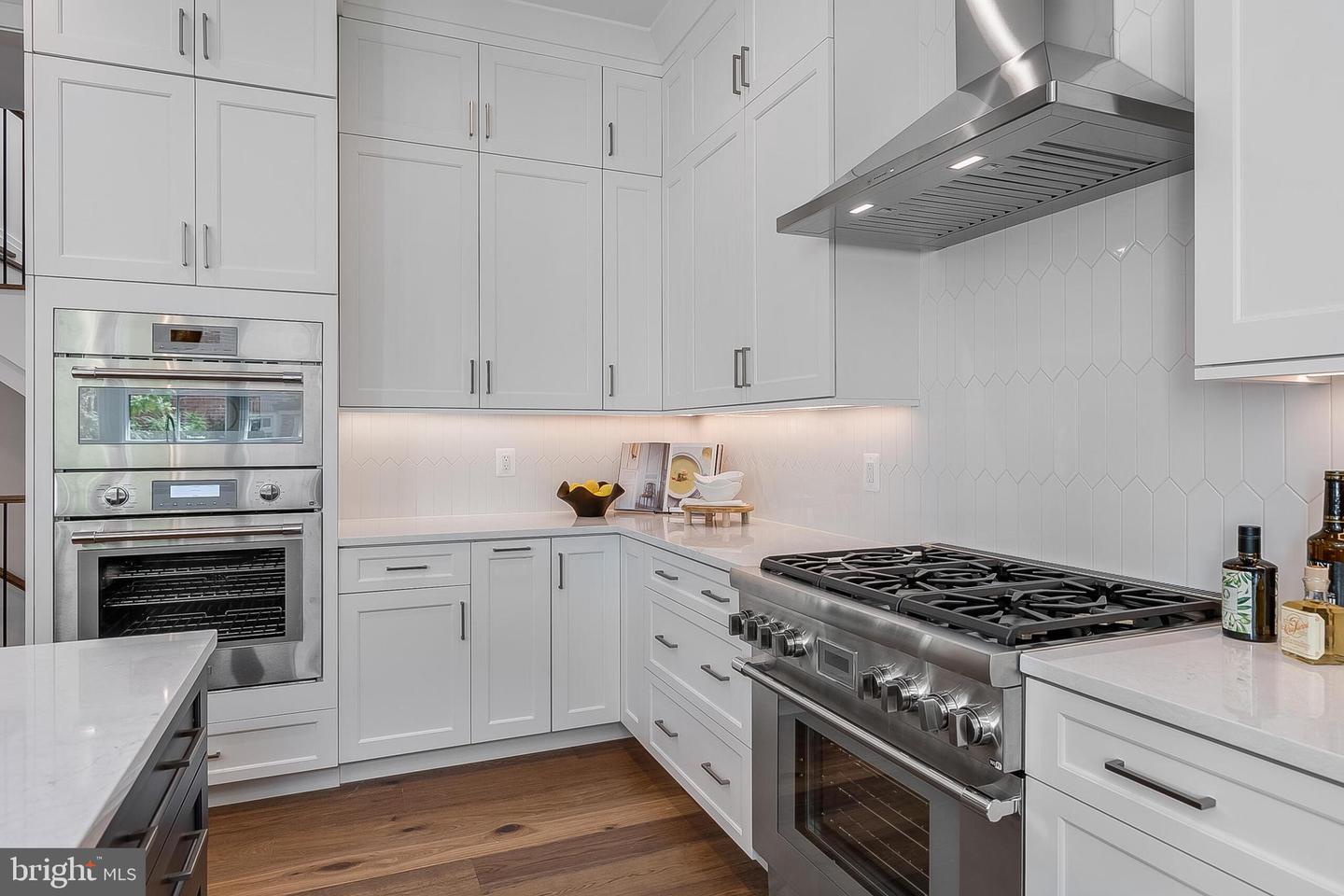 4777 26 ST N, ARLINGTON, Virginia 22207, 5 Bedrooms Bedrooms, ,5 BathroomsBathrooms,Residential,For sale,4777 26 ST N,VAAR2064500 MLS # VAAR2064500