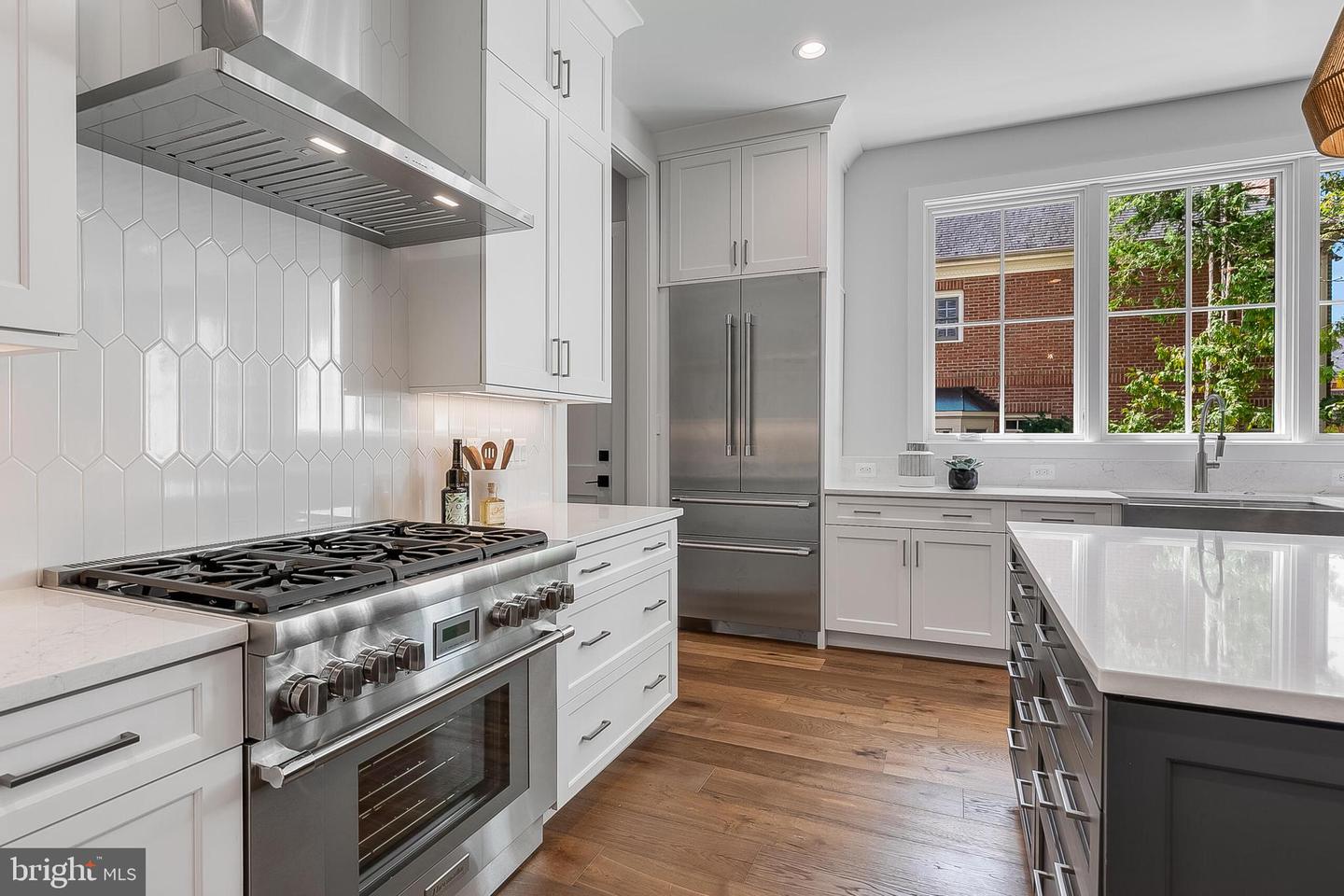 4777 26 ST N, ARLINGTON, Virginia 22207, 5 Bedrooms Bedrooms, ,5 BathroomsBathrooms,Residential,For sale,4777 26 ST N,VAAR2064500 MLS # VAAR2064500