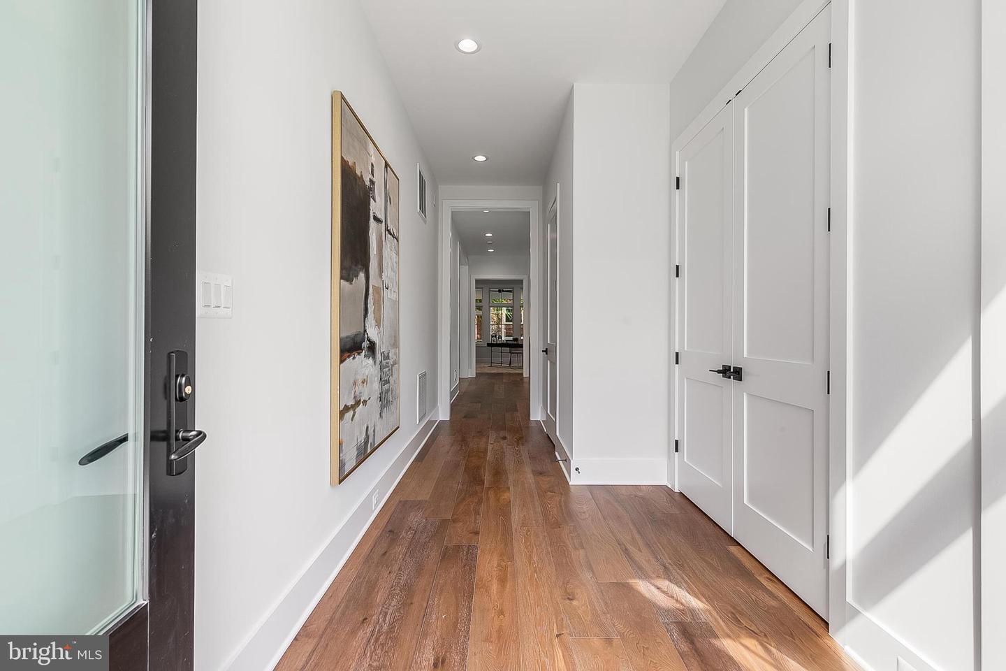 4777 26 ST N, ARLINGTON, Virginia 22207, 5 Bedrooms Bedrooms, ,5 BathroomsBathrooms,Residential,For sale,4777 26 ST N,VAAR2064500 MLS # VAAR2064500