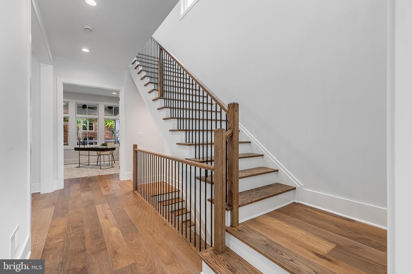 4777 26 ST N, ARLINGTON, Virginia 22207, 5 Bedrooms Bedrooms, ,5 BathroomsBathrooms,Residential,For sale,4777 26 ST N,VAAR2064500 MLS # VAAR2064500