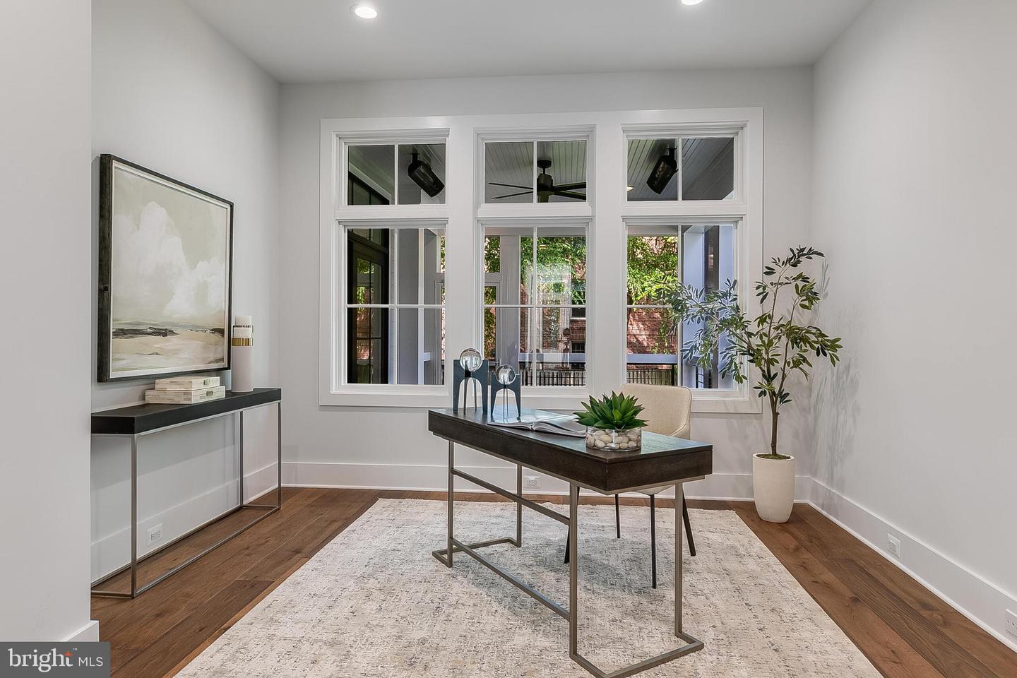4777 26 ST N, ARLINGTON, Virginia 22207, 5 Bedrooms Bedrooms, ,5 BathroomsBathrooms,Residential,For sale,4777 26 ST N,VAAR2064500 MLS # VAAR2064500