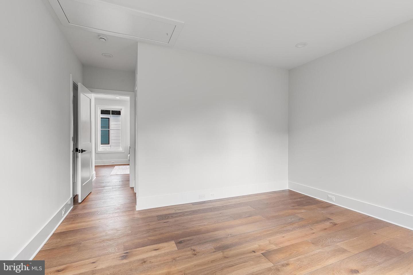 4777 26 ST N, ARLINGTON, Virginia 22207, 5 Bedrooms Bedrooms, ,5 BathroomsBathrooms,Residential,For sale,4777 26 ST N,VAAR2064500 MLS # VAAR2064500