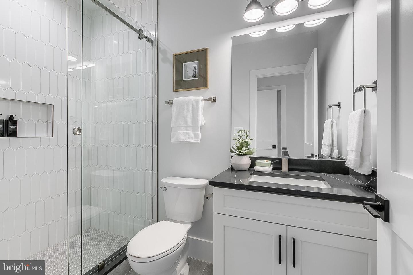 4777 26 ST N, ARLINGTON, Virginia 22207, 5 Bedrooms Bedrooms, ,5 BathroomsBathrooms,Residential,For sale,4777 26 ST N,VAAR2064500 MLS # VAAR2064500