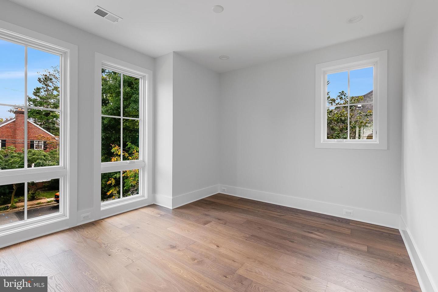 4777 26 ST N, ARLINGTON, Virginia 22207, 5 Bedrooms Bedrooms, ,5 BathroomsBathrooms,Residential,For sale,4777 26 ST N,VAAR2064500 MLS # VAAR2064500