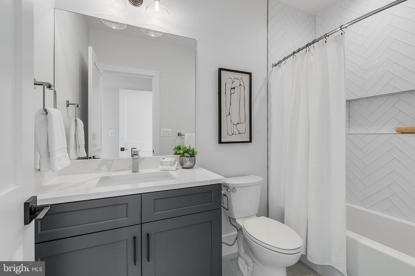 4777 26 ST N, ARLINGTON, Virginia 22207, 5 Bedrooms Bedrooms, ,5 BathroomsBathrooms,Residential,For sale,4777 26 ST N,VAAR2064500 MLS # VAAR2064500