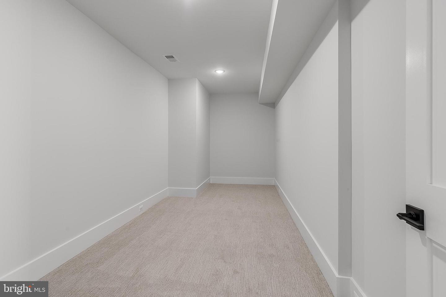 4777 26 ST N, ARLINGTON, Virginia 22207, 5 Bedrooms Bedrooms, ,5 BathroomsBathrooms,Residential,For sale,4777 26 ST N,VAAR2064500 MLS # VAAR2064500
