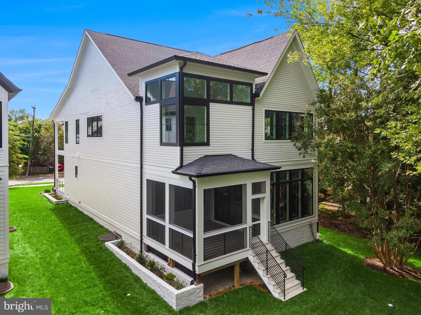 4777 26 ST N, ARLINGTON, Virginia 22207, 5 Bedrooms Bedrooms, ,5 BathroomsBathrooms,Residential,For sale,4777 26 ST N,VAAR2064500 MLS # VAAR2064500