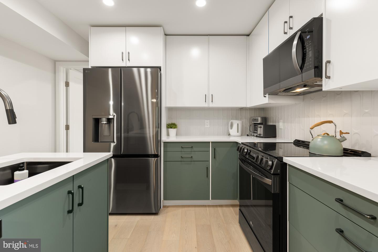 1146 16TH ST NE #A, WASHINGTON, District Of Columbia 20002, 4 Bedrooms Bedrooms, ,3 BathroomsBathrooms,Residential,For sale,1146 16TH ST NE #A,DCDC2225380 MLS # DCDC2225380