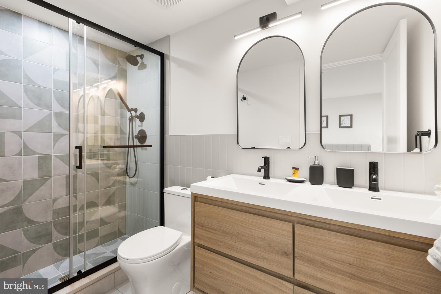 1146 16TH ST NE #A, WASHINGTON, District Of Columbia 20002, 4 Bedrooms Bedrooms, ,3 BathroomsBathrooms,Residential,For sale,1146 16TH ST NE #A,DCDC2225380 MLS # DCDC2225380