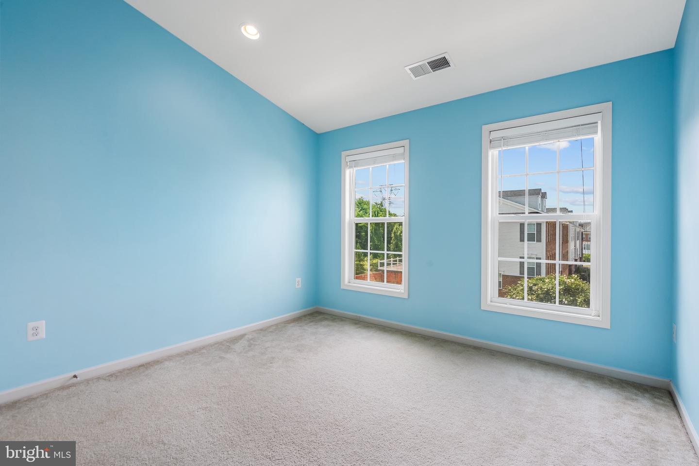 25053 PRAIRIE FIRE SQ, ALDIE, Virginia 20105, 3 Bedrooms Bedrooms, ,3 BathroomsBathrooms,Residential,For sale,25053 PRAIRIE FIRE SQ,VALO2108192 MLS # VALO2108192