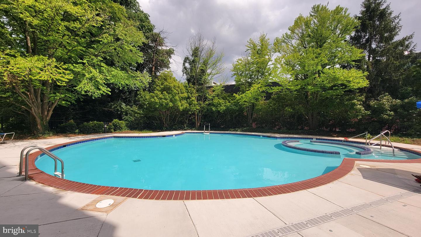 2111 WISCONSIN AVE NW #109, WASHINGTON, District Of Columbia 20007, 2 Bedrooms Bedrooms, ,2 BathroomsBathrooms,Residential,For sale,2111 WISCONSIN AVE NW #109,DCDC2225442 MLS # DCDC2225442